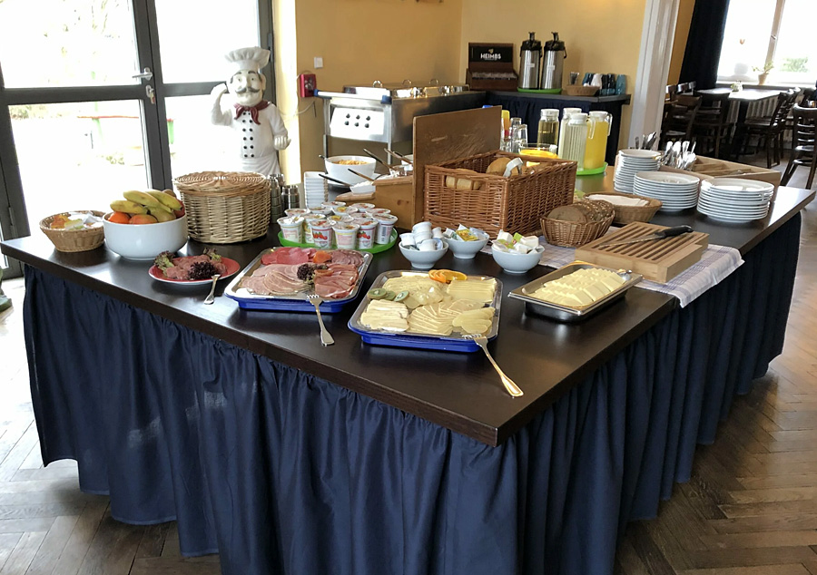 Buffet Skatehotel Petkus Fläming Brandenburg Buffet Skatehotel Petkus Fläming Brandenburg